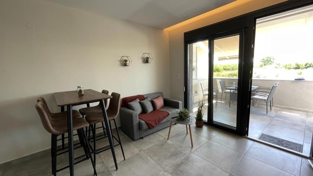 Thalassa Apartment Néa Péramos Buitenkant foto